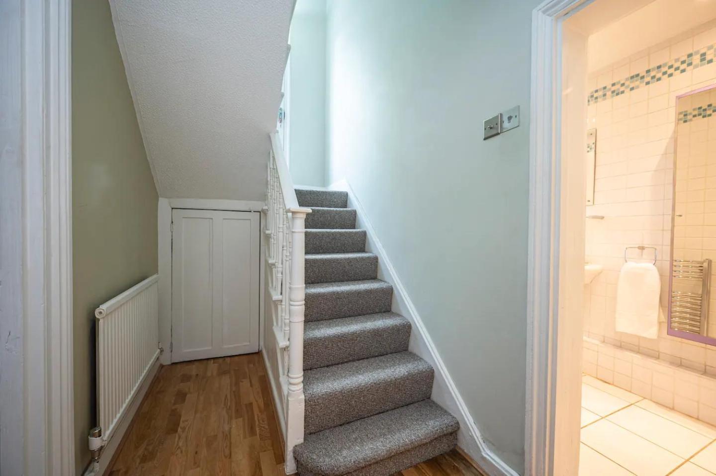 Spacious 20min To Bridge Pass The Keys * London