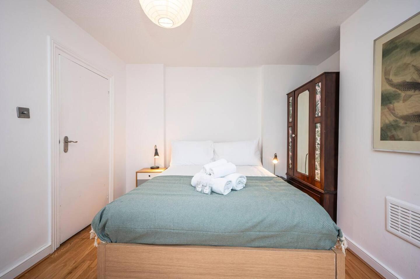 Spacious 20min To Bridge Pass The Keys Apartment London