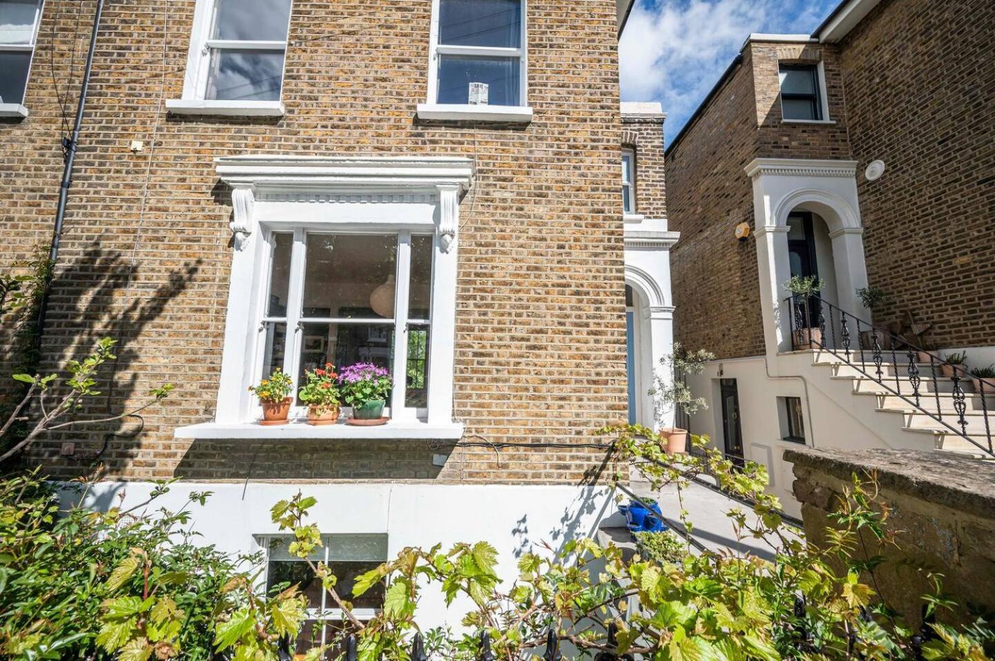 Apartment Spacious 20min To Bridge Pass The Keys London