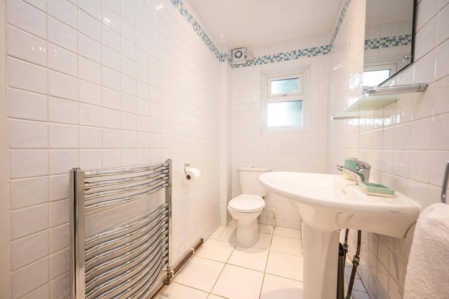 Spacious 20min To Bridge Pass The Keys Apartment London