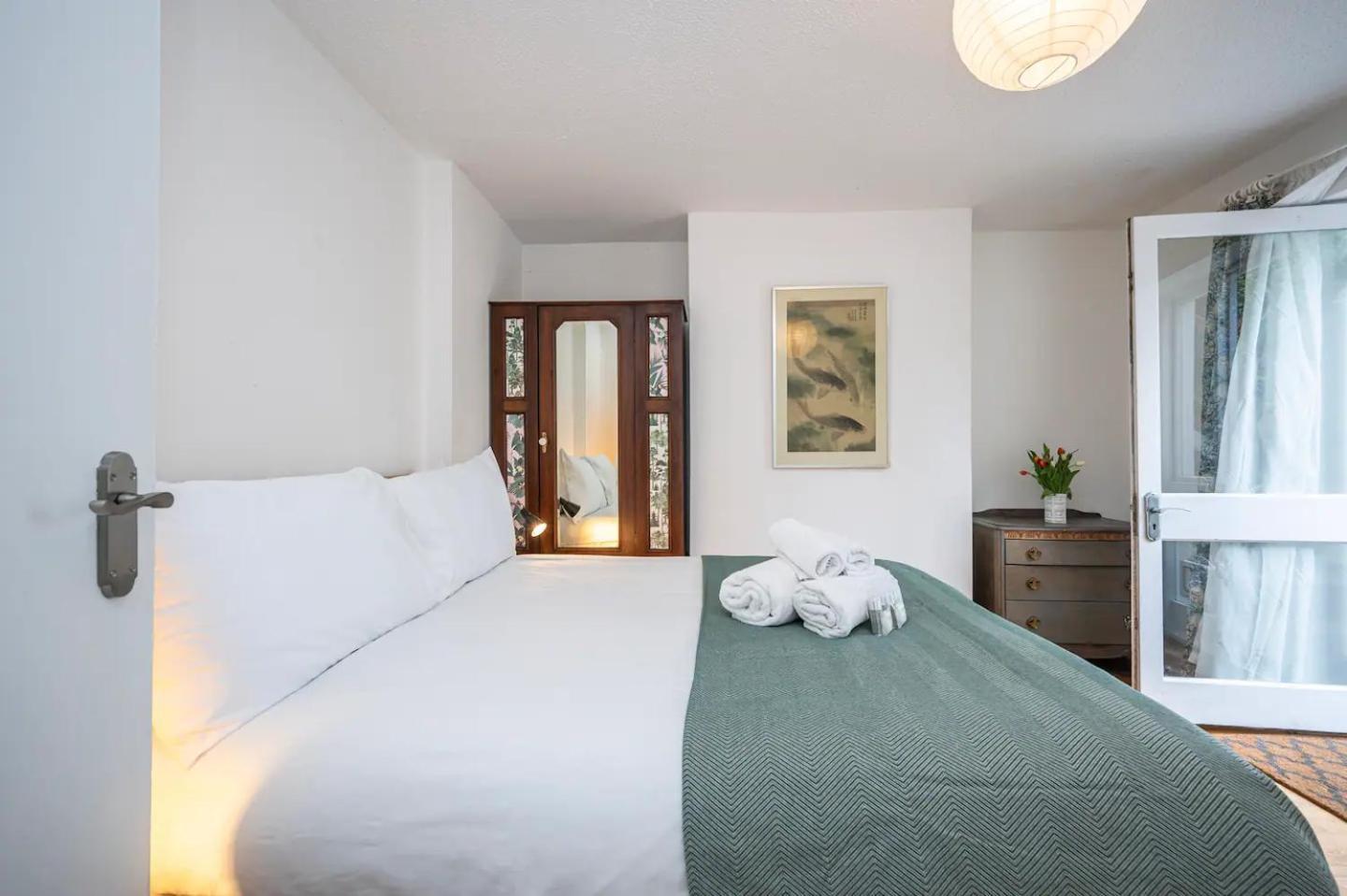 Apartment Spacious 20min To Bridge Pass The Keys London