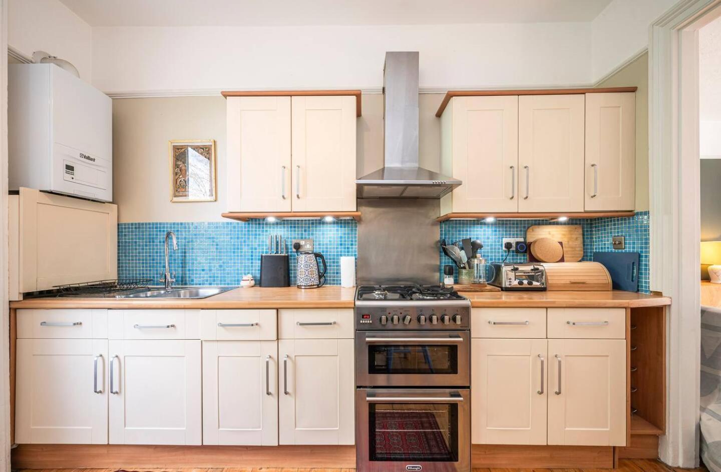 Spacious 20min To Bridge Pass The Keys Apartment London