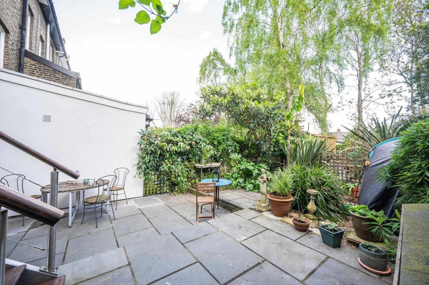 Spacious 20min To Bridge Pass The Keys Apartment London