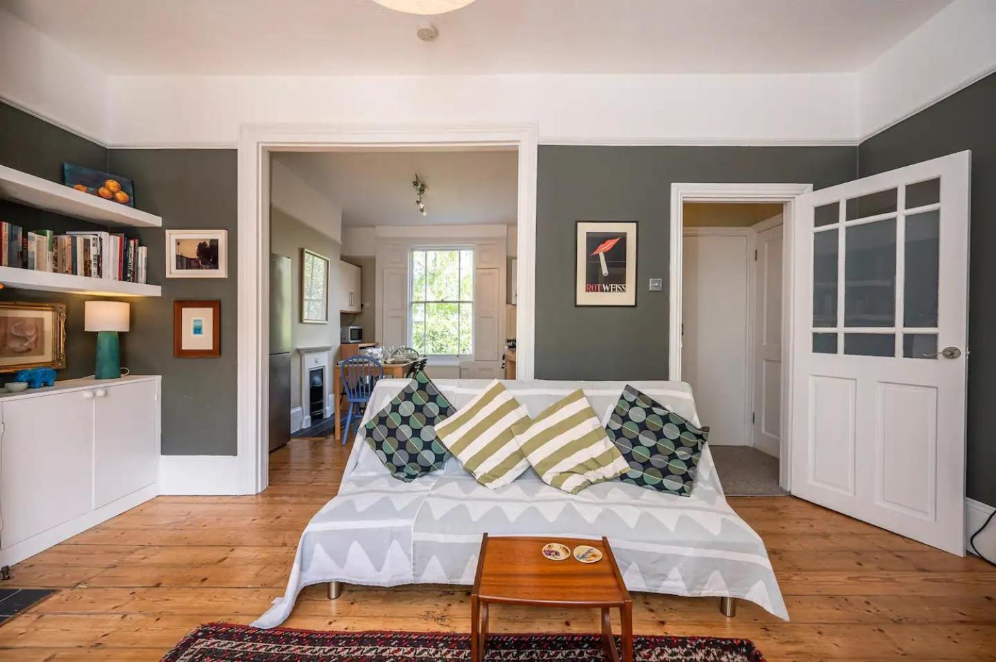 Spacious 20min To Bridge Pass The Keys London