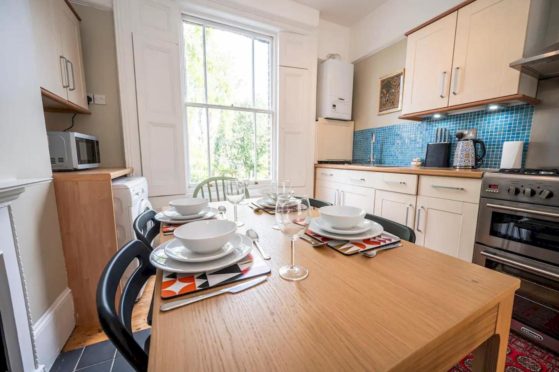 Spacious 20min To Bridge Pass The Keys Apartment London