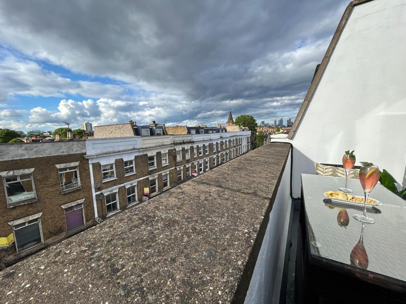 Apartment Battersea 2-bedroom Top-floor With Cozy Balcony