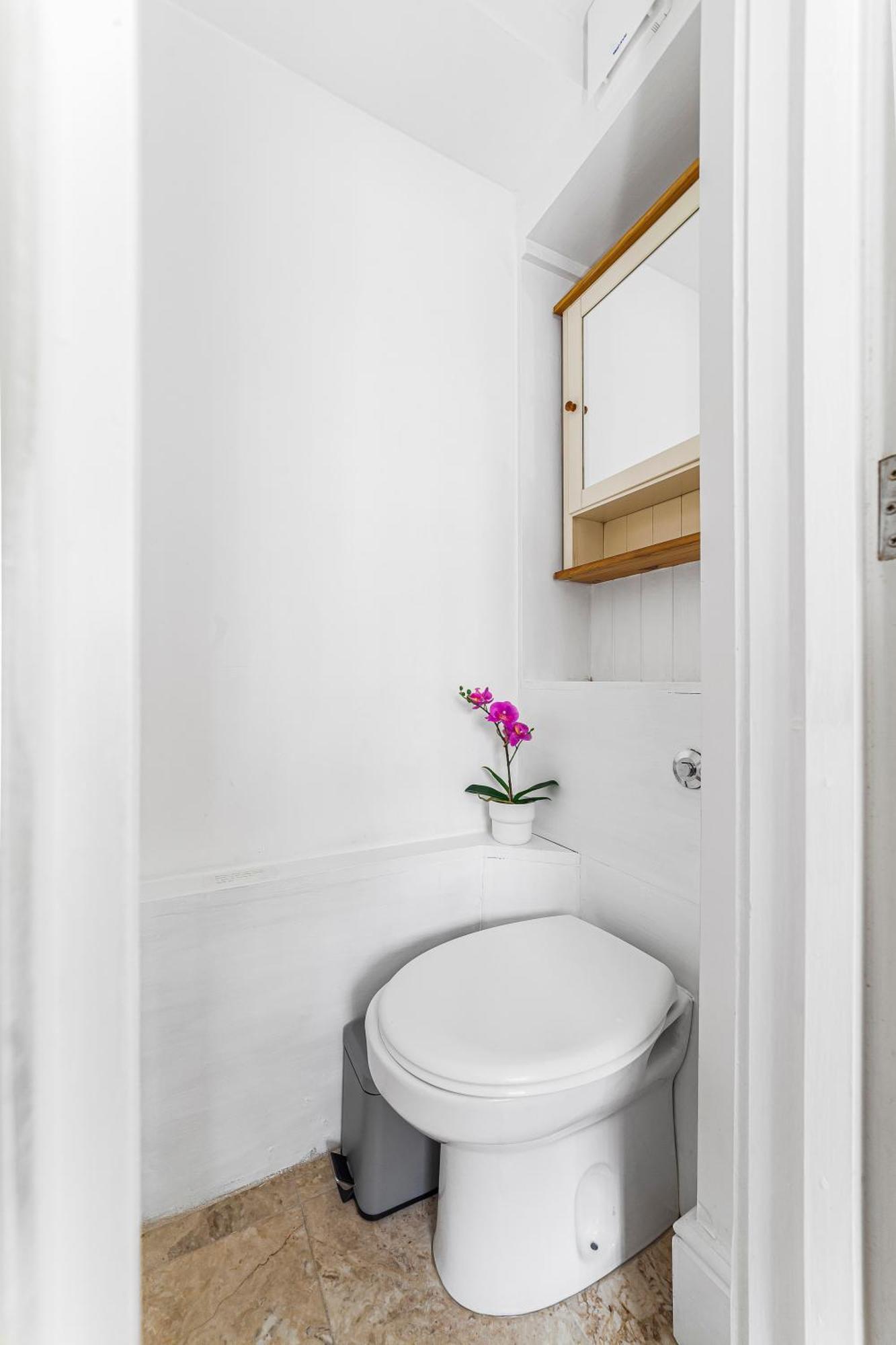 The Oval Collection Apartment *