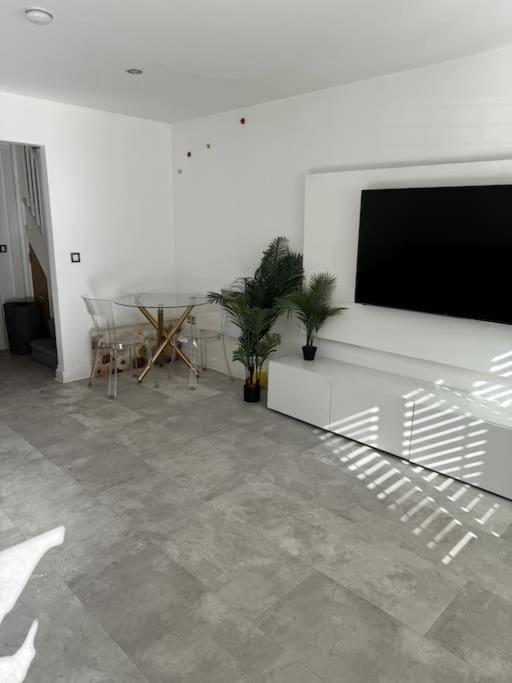 2bed 2bath Gated Eye Candy *