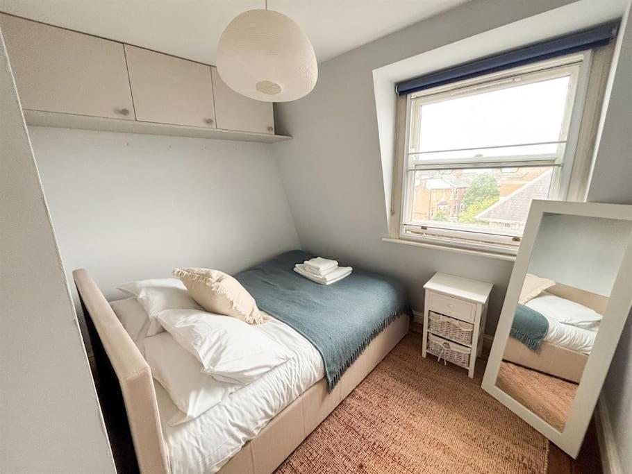 Upscale 3br Duplex Experience The Charm Of Westbourne Grove *