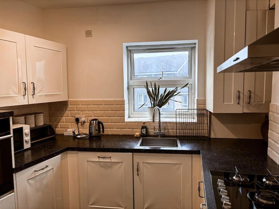 Upscale 3br Duplex Experience The Charm Of Westbourne Grove Apartment London