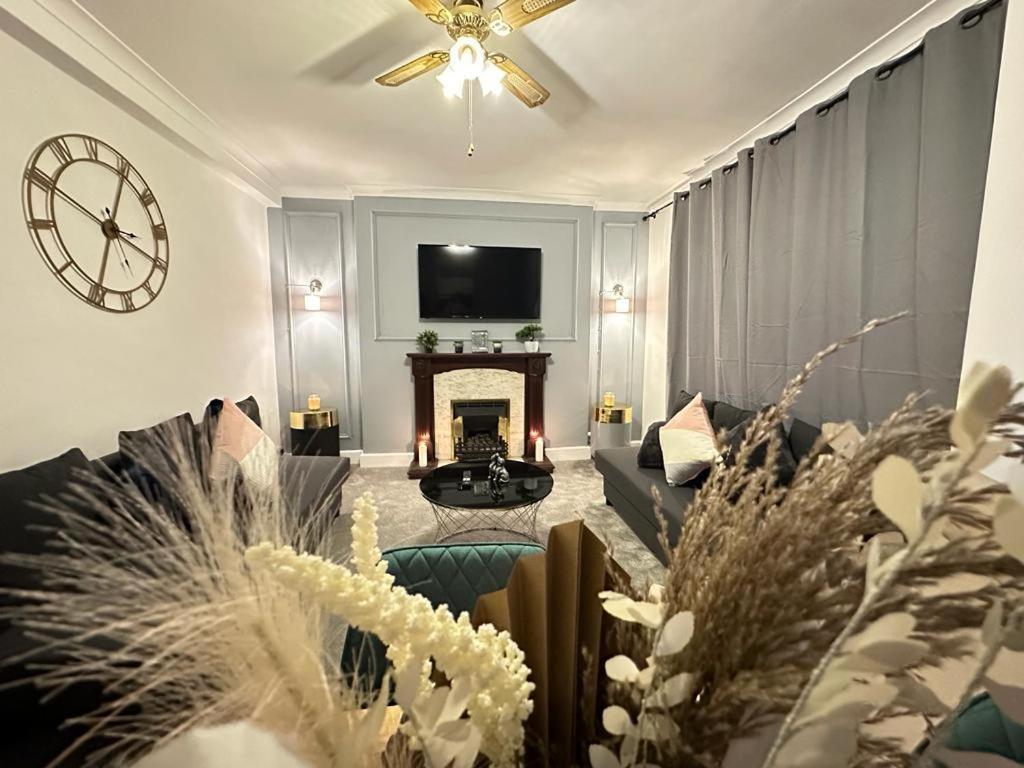 Apartment Central Three Bedroom *