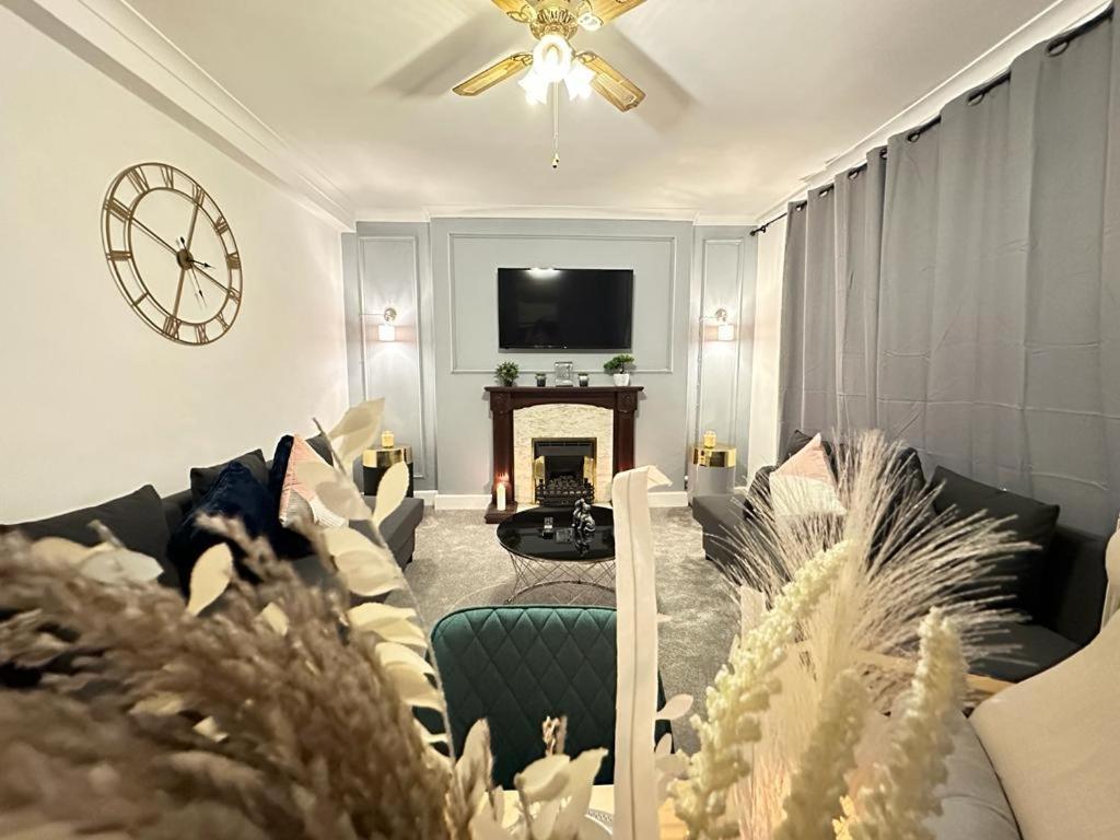 Central Three Bedroom Apartment
