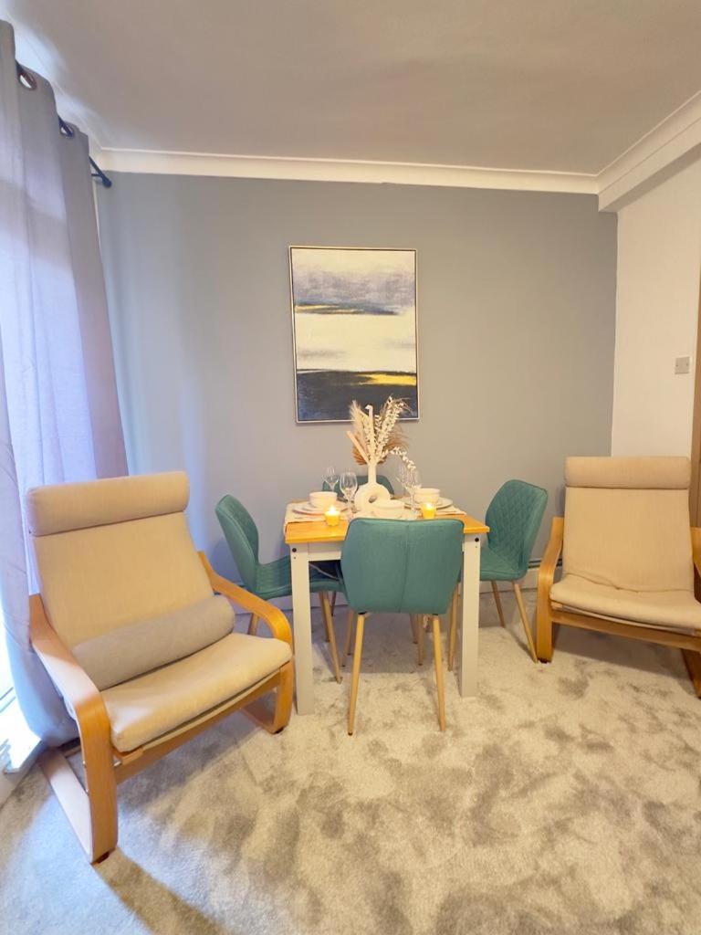 Apartment Central Three Bedroom *