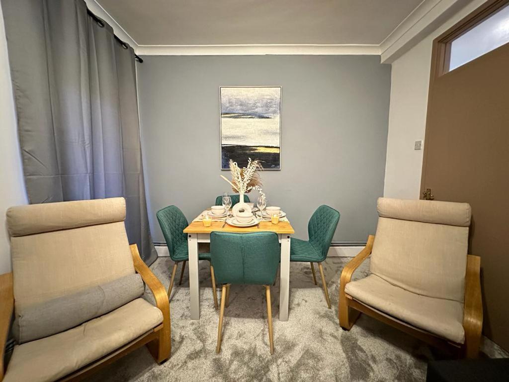 Apartment Central Three Bedroom London