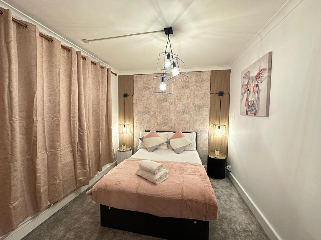 Central Three Bedroom * London