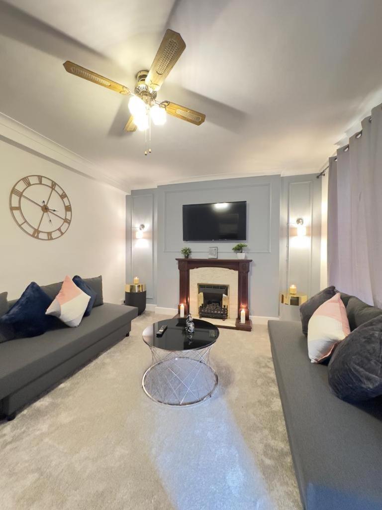 Apartment Central Three Bedroom *