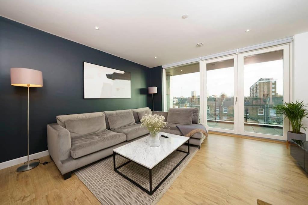 Apartment Luxury 2 Bed 2 Bath Cntrl