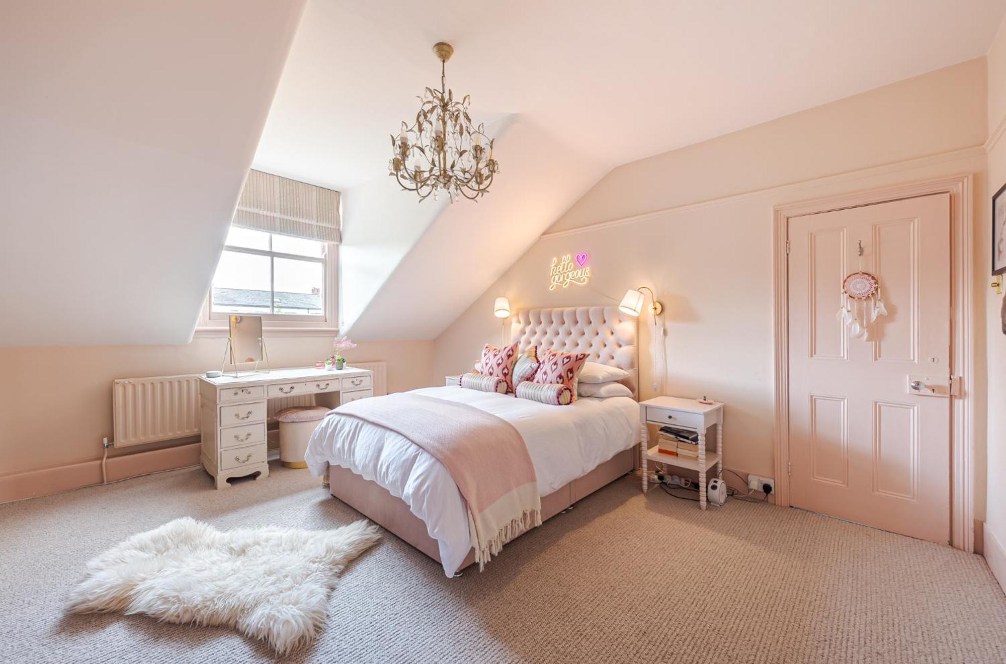 Heaver House - Stunning, Large 5br Nr Tube And Tooting Common Villa *