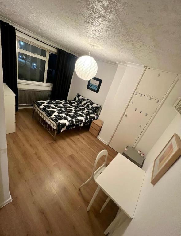 Whitechapel Lindley House R2 Gasthuis