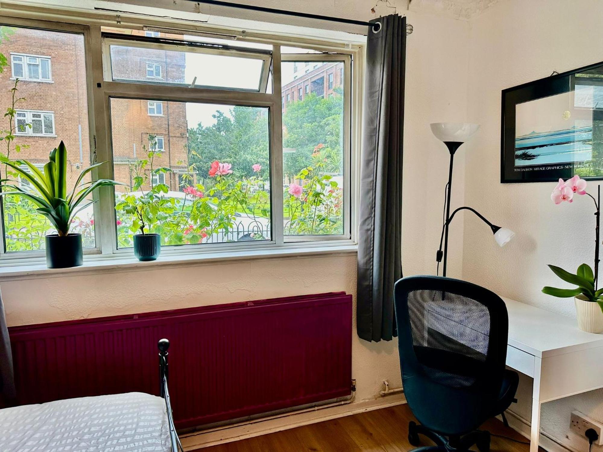 Whitechapel Lindley House R2 Londen