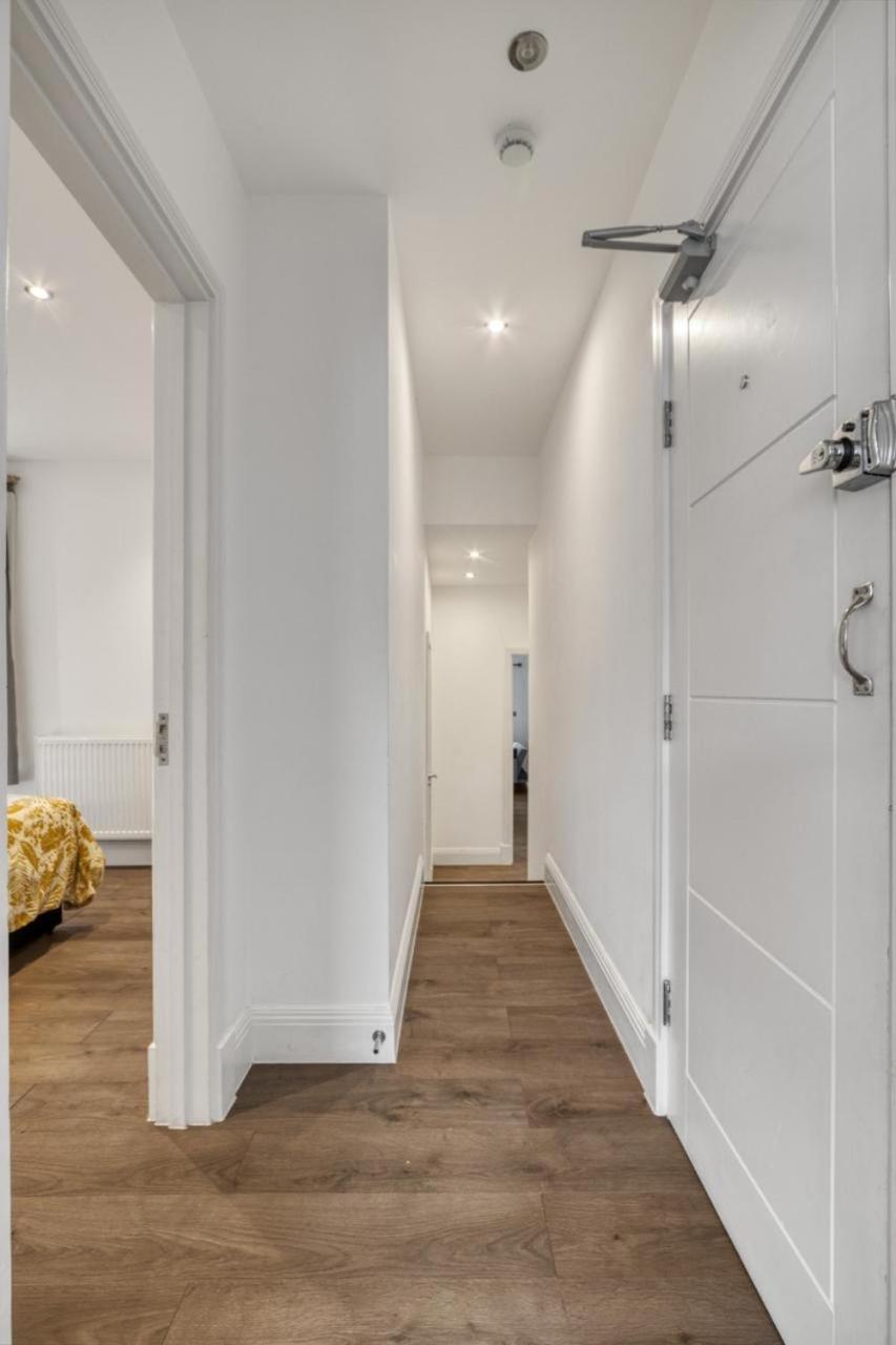 Luxurious Hidden Gem In Wandsworth Leilighet London