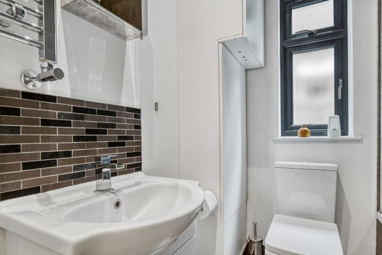 Luxurious Hidden Gem In Wandsworth Leilighet London