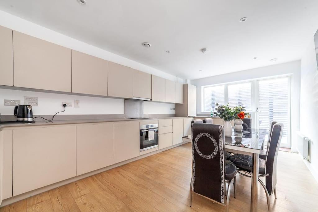 Leilighet Stunning 5-bedroom Retreat In The Heart Of London