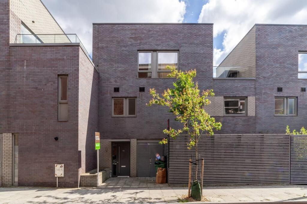 Leilighet Stunning 5-bedroom Retreat In The Heart Of