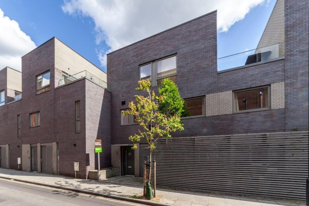 Leilighet Stunning 5-bedroom Retreat In The Heart Of London