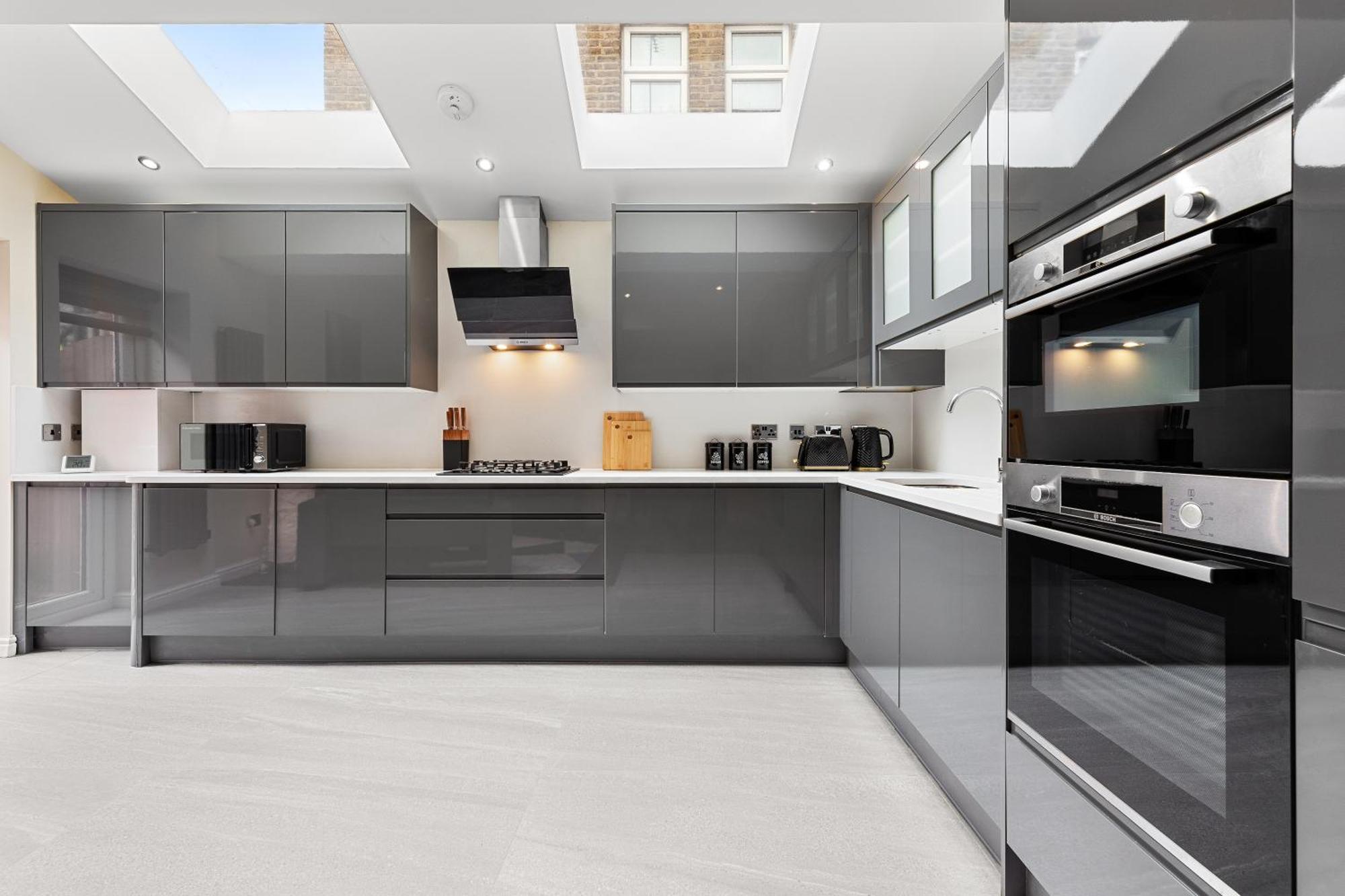 Modern In Shepherds Bush, Near Westfield