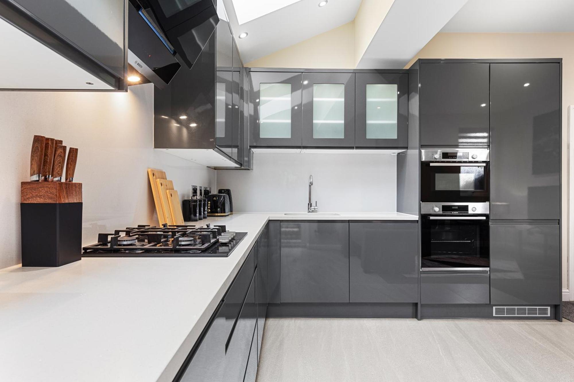 Modern In Shepherds Bush, Near Westfield * London