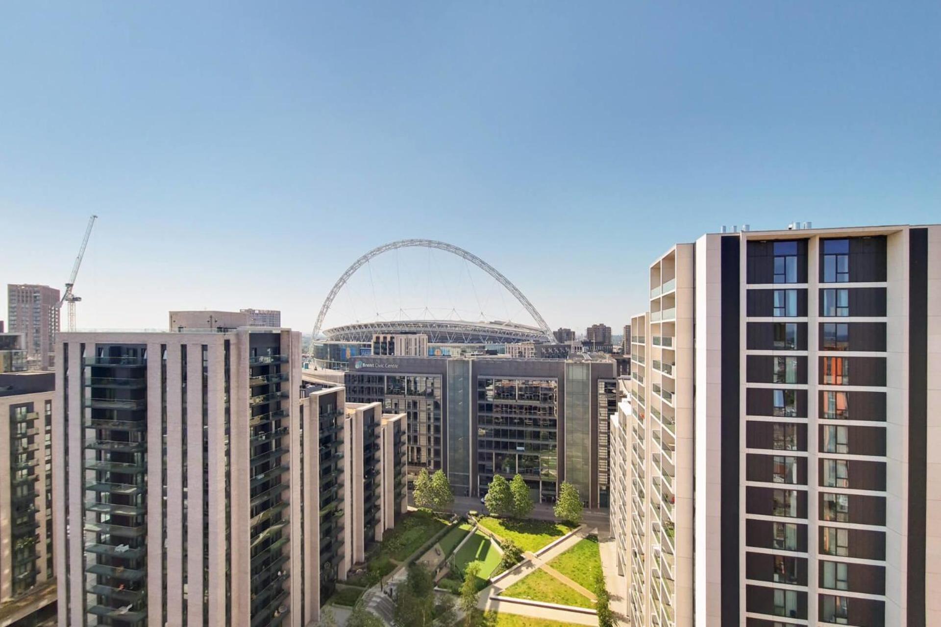 Botanical-inspired At Repton Gardens Right In The Heart Of Wembley Park Londres