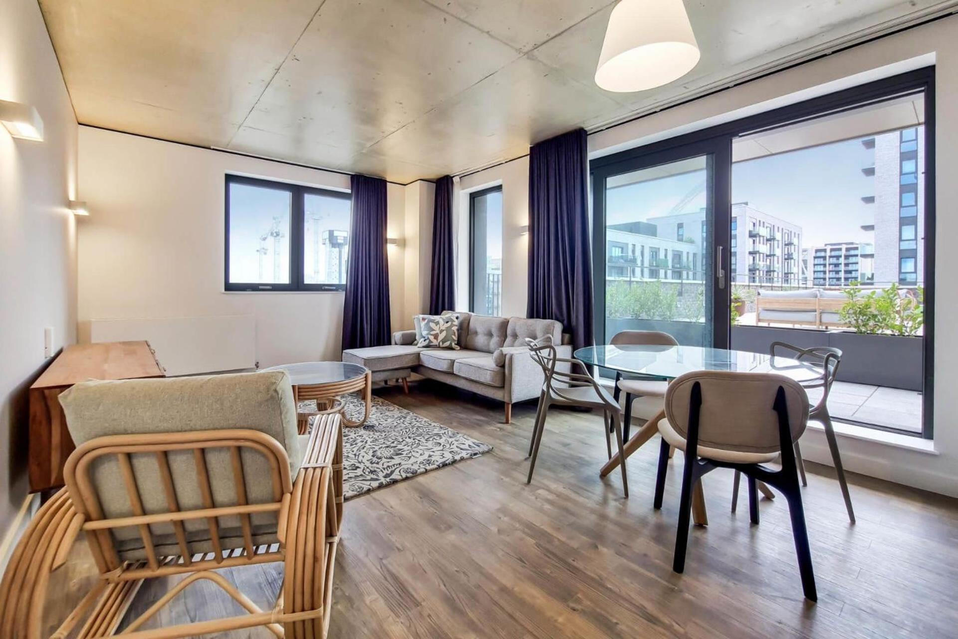 Botanical-inspired At Repton Gardens Right In The Heart Of Wembley Park Apartamento *