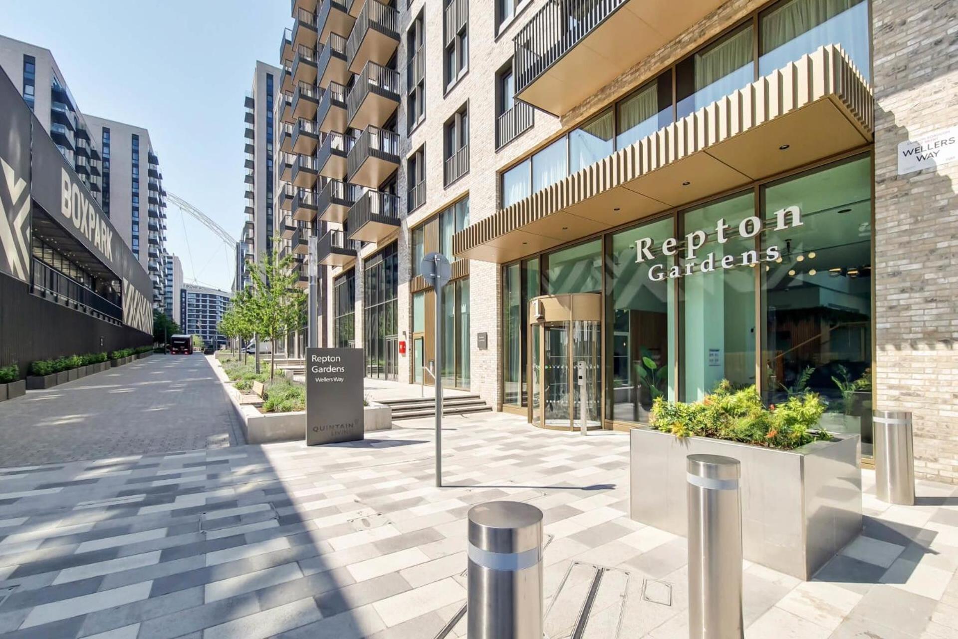 Botanical-inspired At Repton Gardens Right In The Heart Of Wembley Park Apartamento *