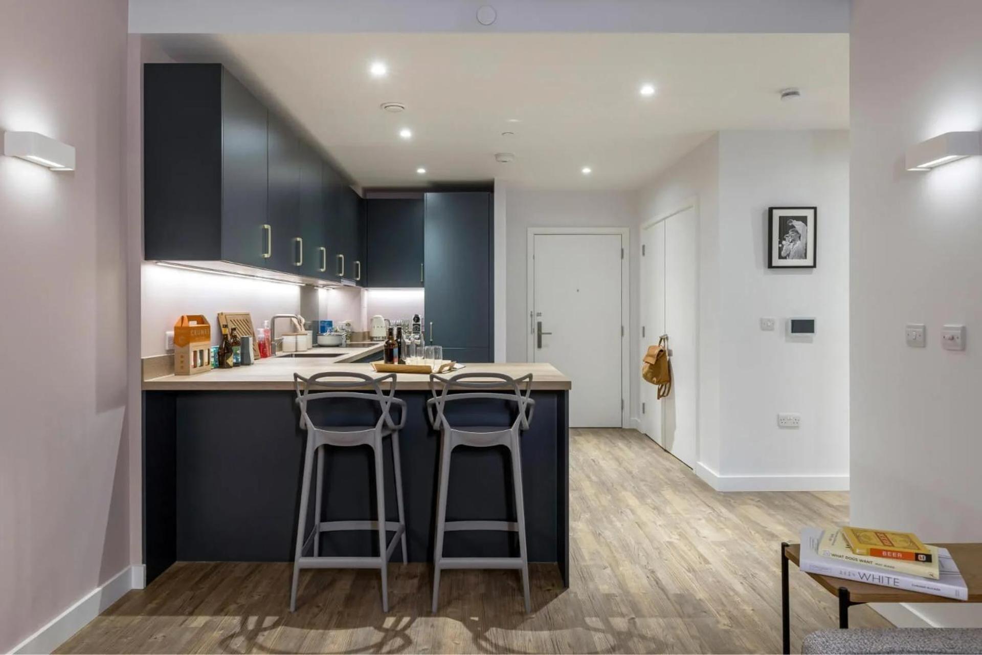 Botanical-inspired At Repton Gardens Right In The Heart Of Wembley Park * London