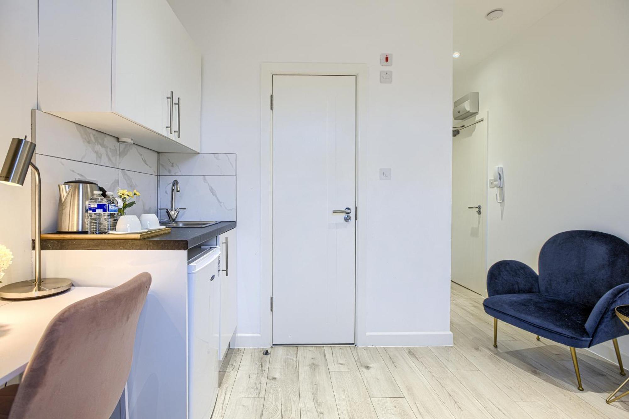 The Finsbury Deluxe Apartment *