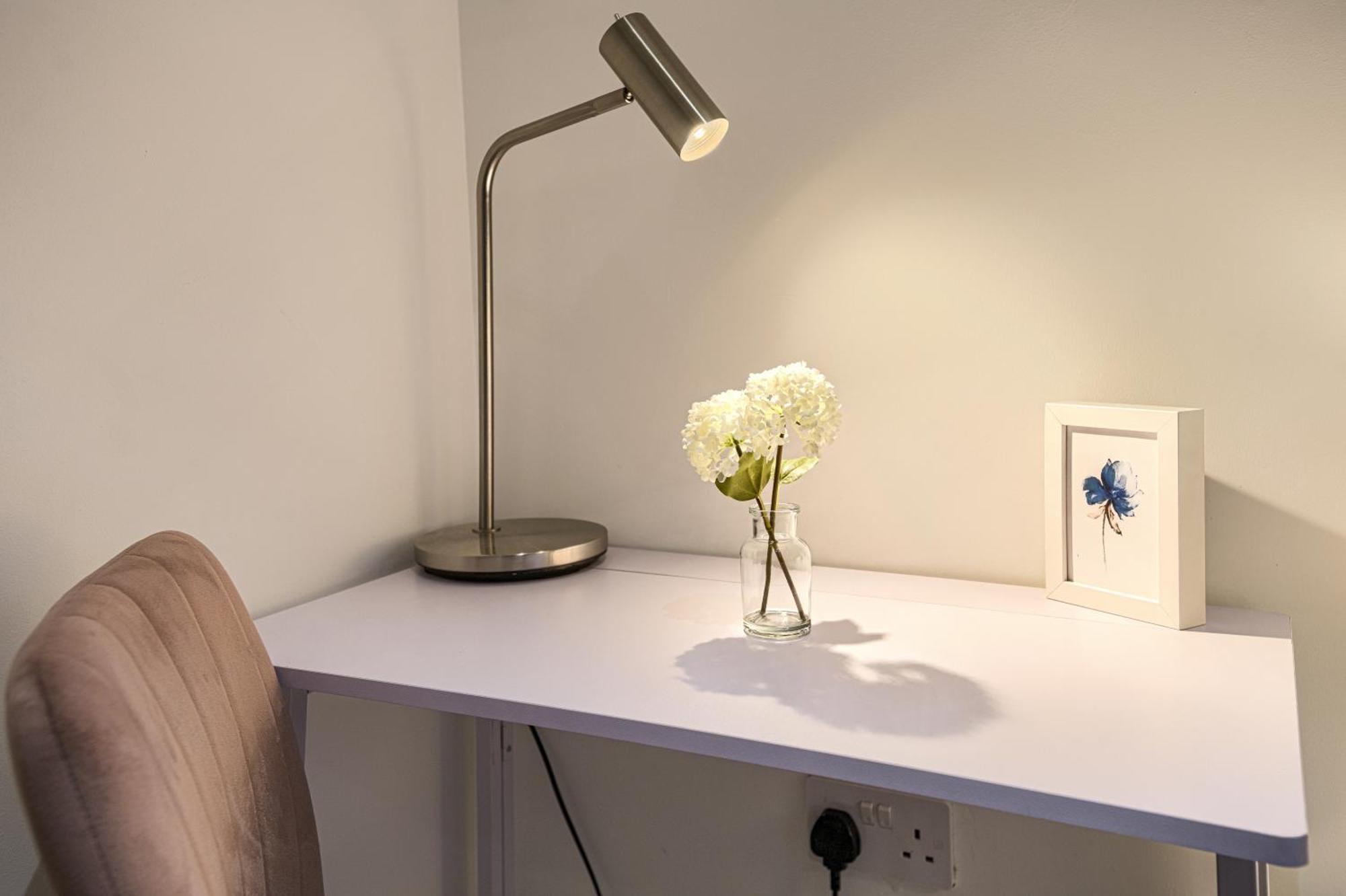 The Finsbury Deluxe Apartment