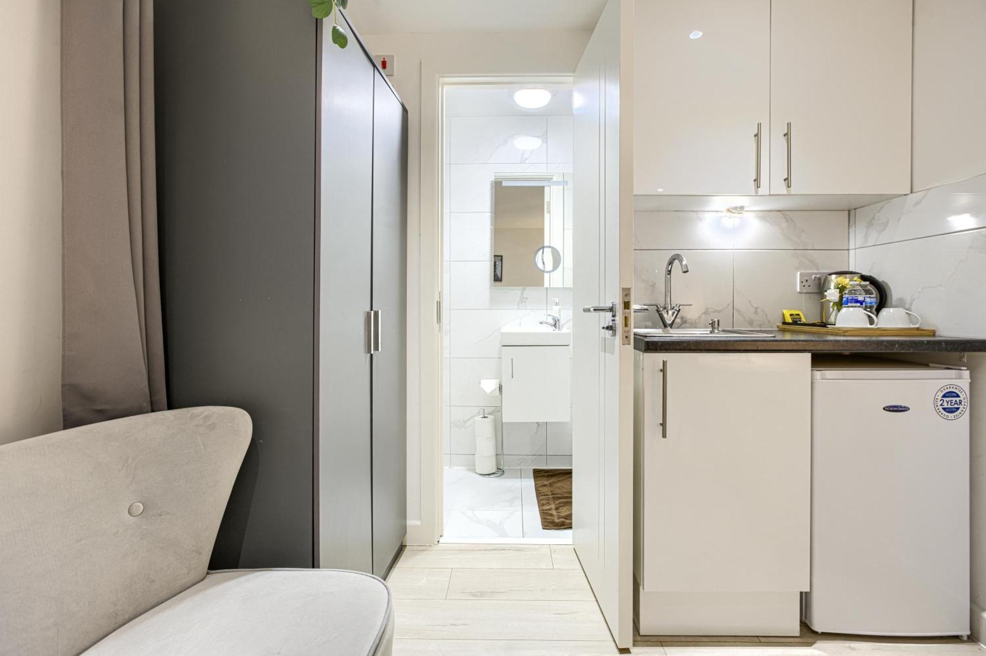 The Finsbury Deluxe Apartment *