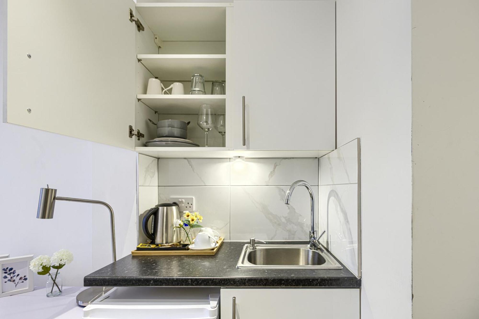The Finsbury Deluxe Apartment *