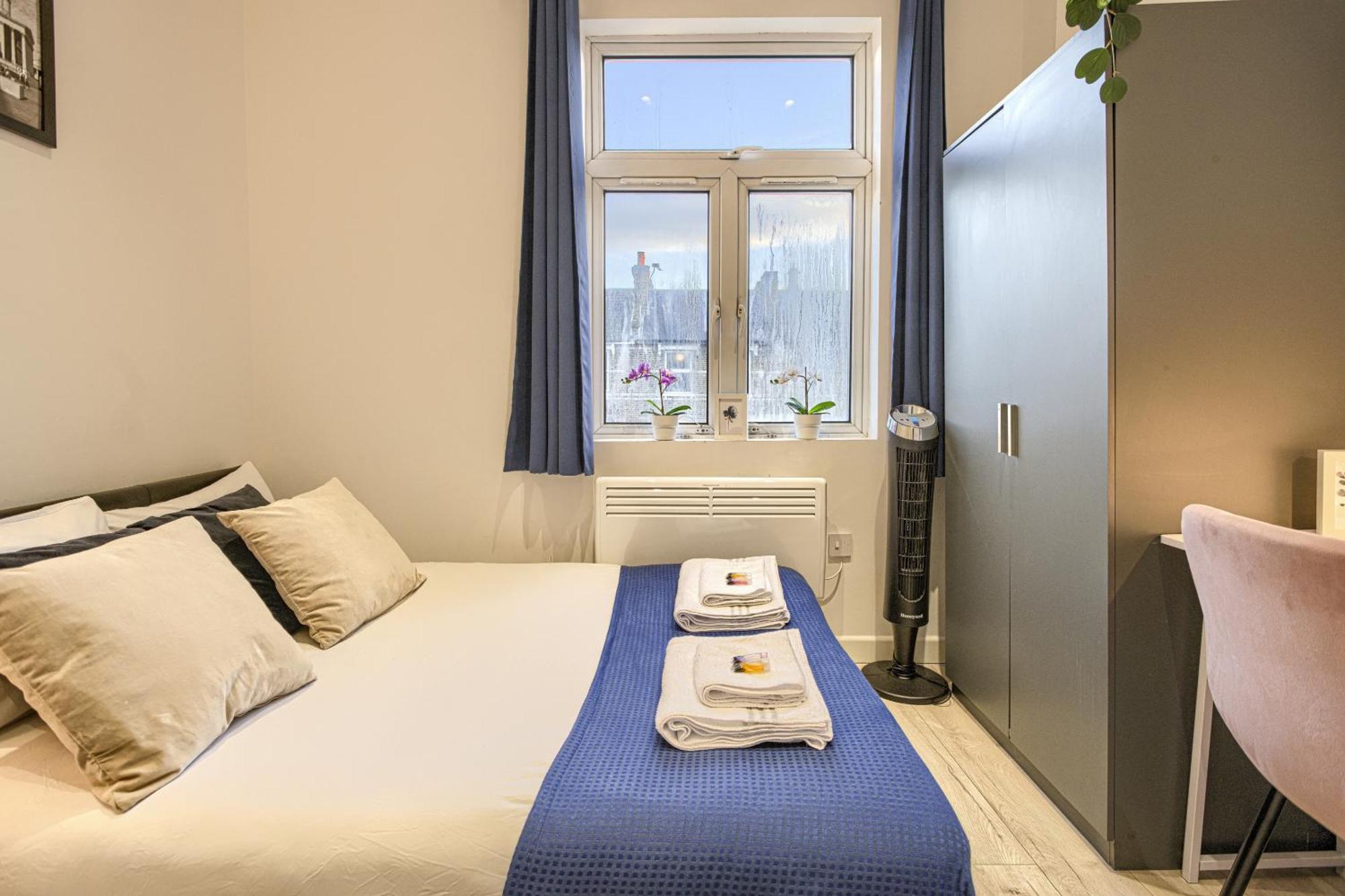 The Finsbury Deluxe Apartment