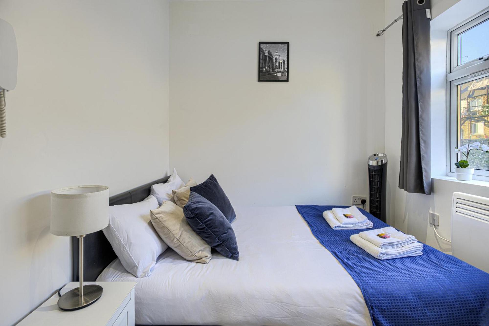 The Finsbury Deluxe Apartment