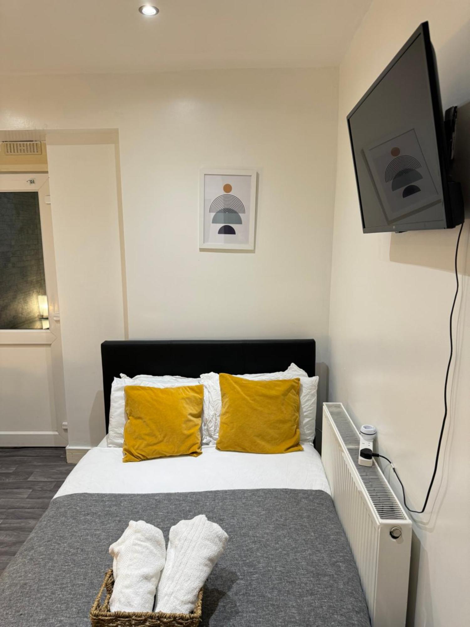Cozy En-suite Near Stratford * Londen