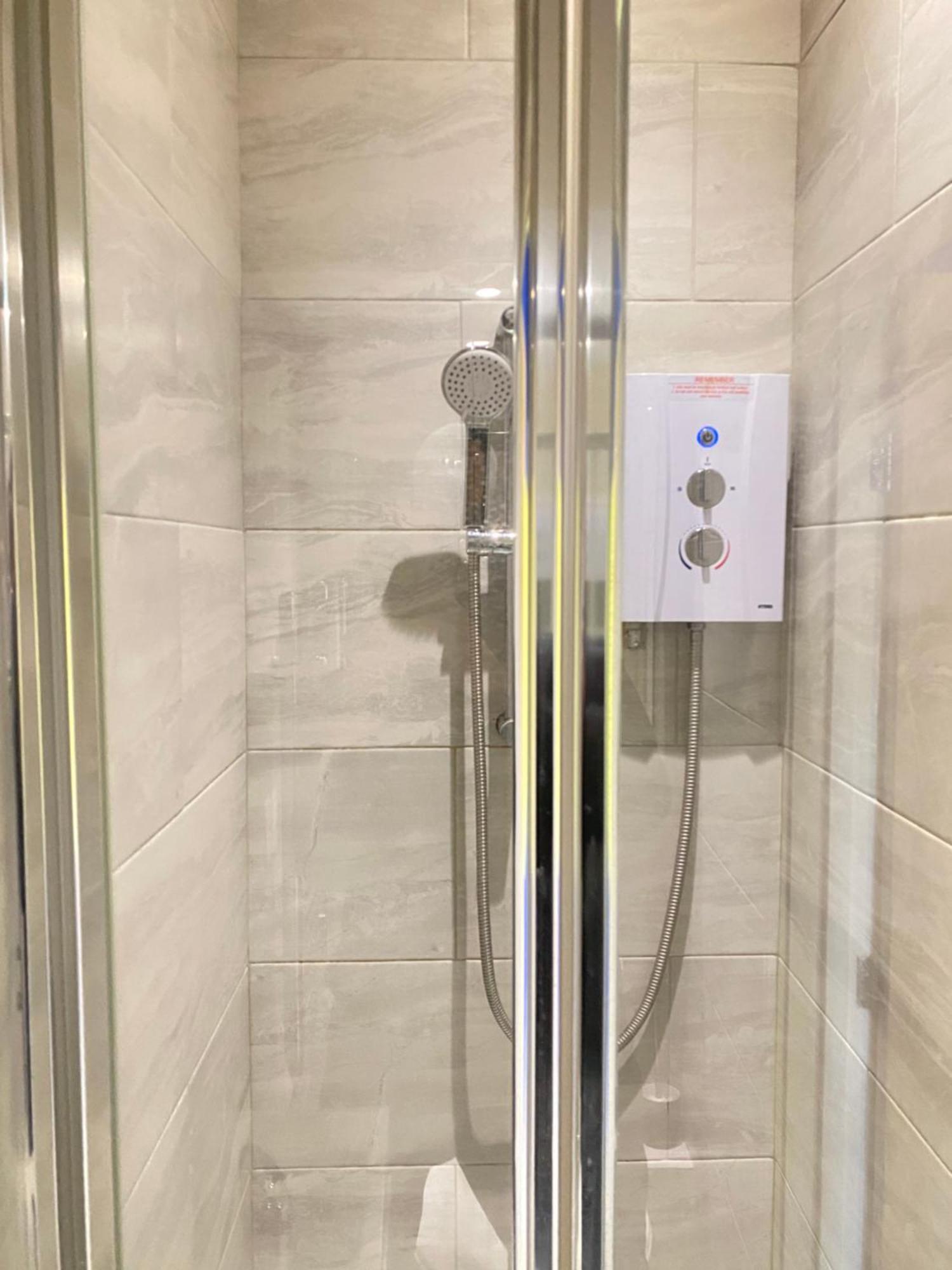 Cozy En-suite Near Stratford Londen