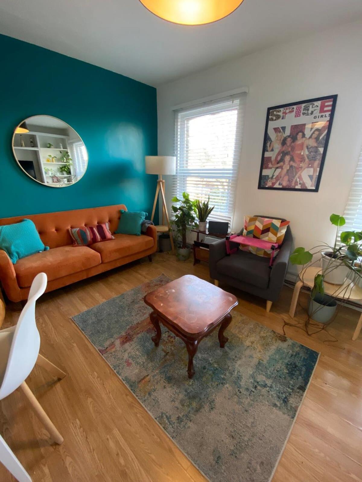 Vibrant & Funky 1bd Flat - 12 Mins To Stratford! London