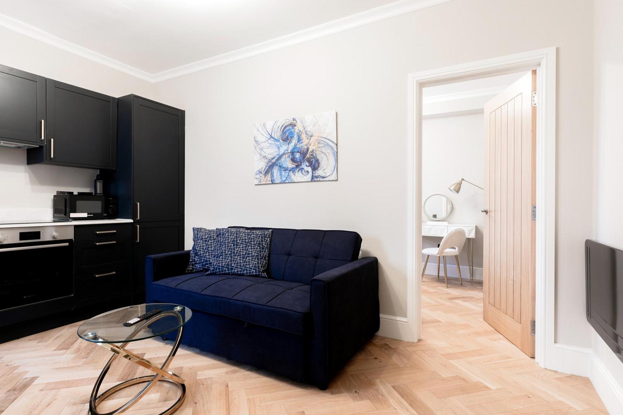 Bright Near Marble Arch And Hyde Park London