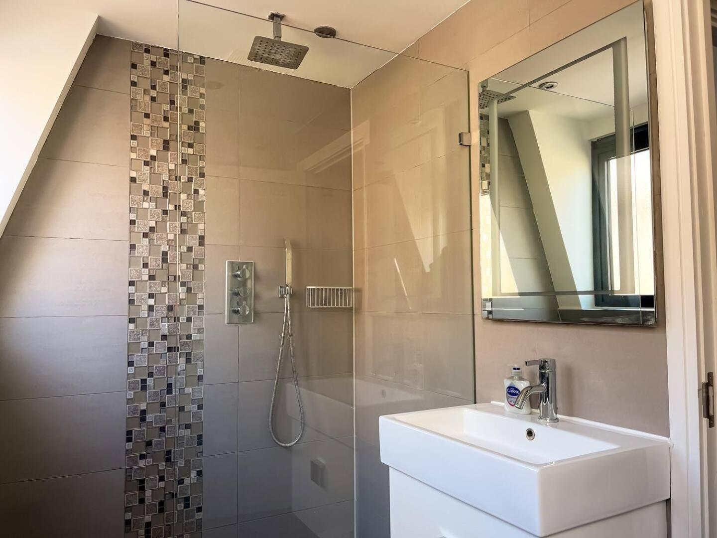 Omega Terrace, Luxury Modern Interior, Located Close To Alexandra Palace * Londen