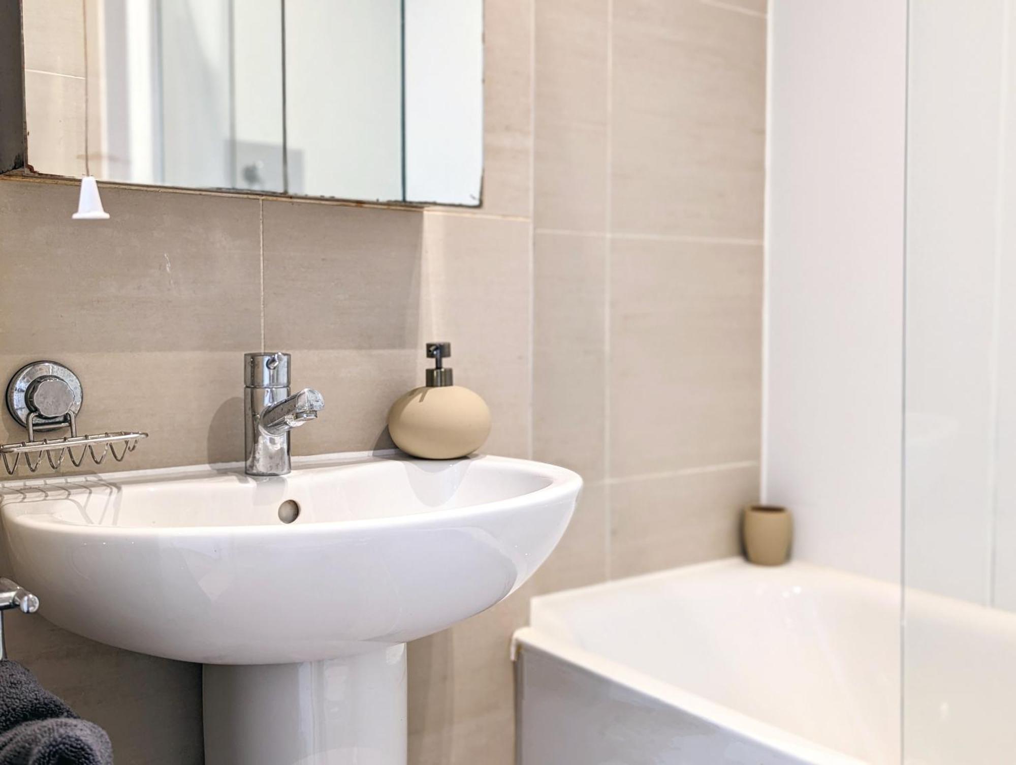 Hyde Park 3 Bedroom Flat * Londen