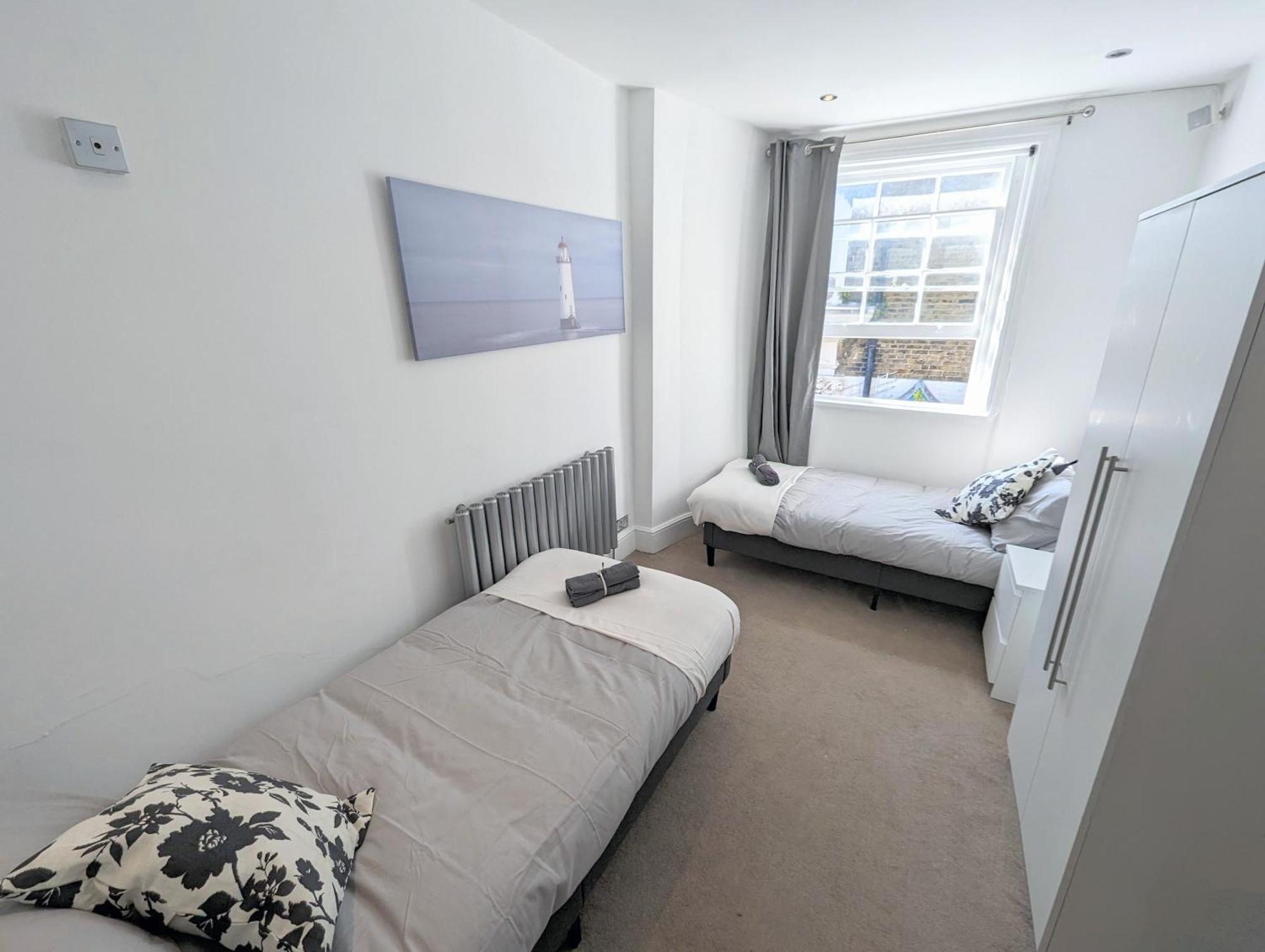 Hyde Park 3 Bedroom Flat London