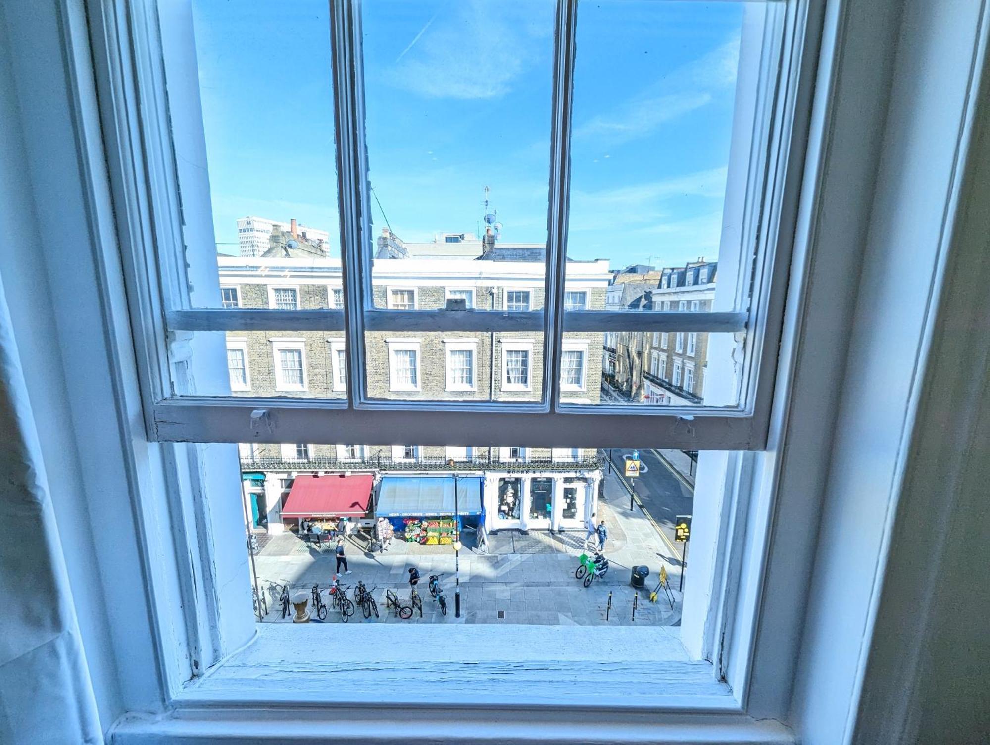 Hyde Park 3 Bedroom Flat London