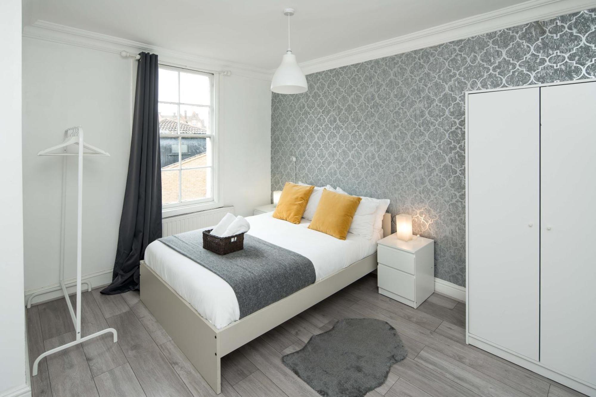 Gjestgiverier Private Double Shared Bathroom Near Centre London